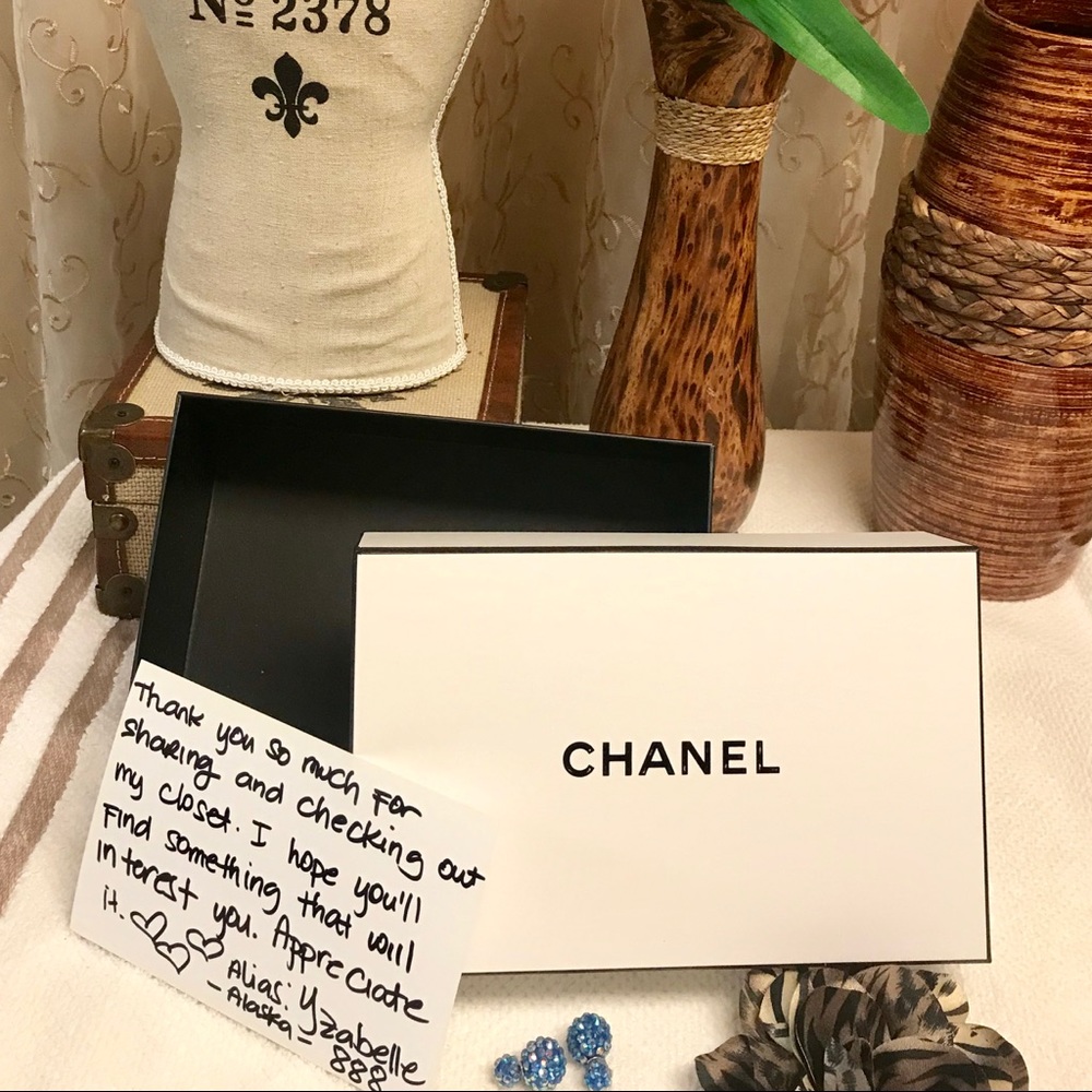🍾🍾Chanel Box 🍾🍾 - Picture 2 of 8